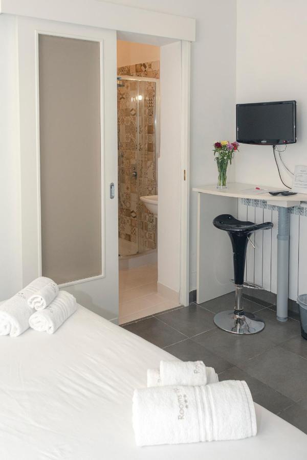 Rooms 19 - Rooms And Breakfast Palermo Zewnętrze zdjęcie